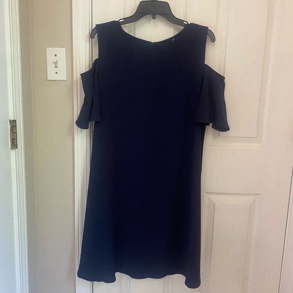Bobeau Cold Shoulder Navy Shift Dress - Picture 5 of 5